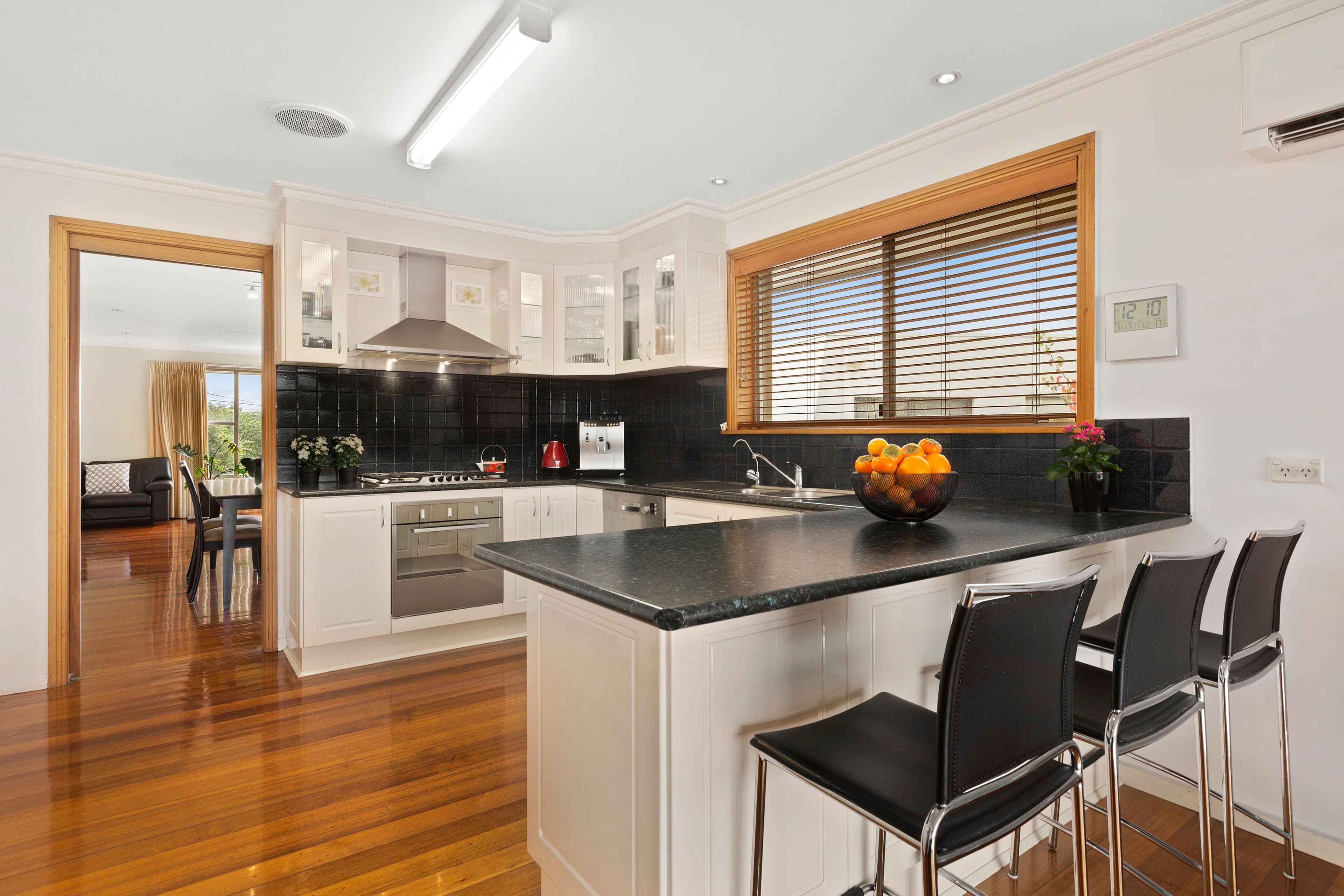 96 Blackburn Road, Doncaster East, Doncaster East - Thumbnail 4