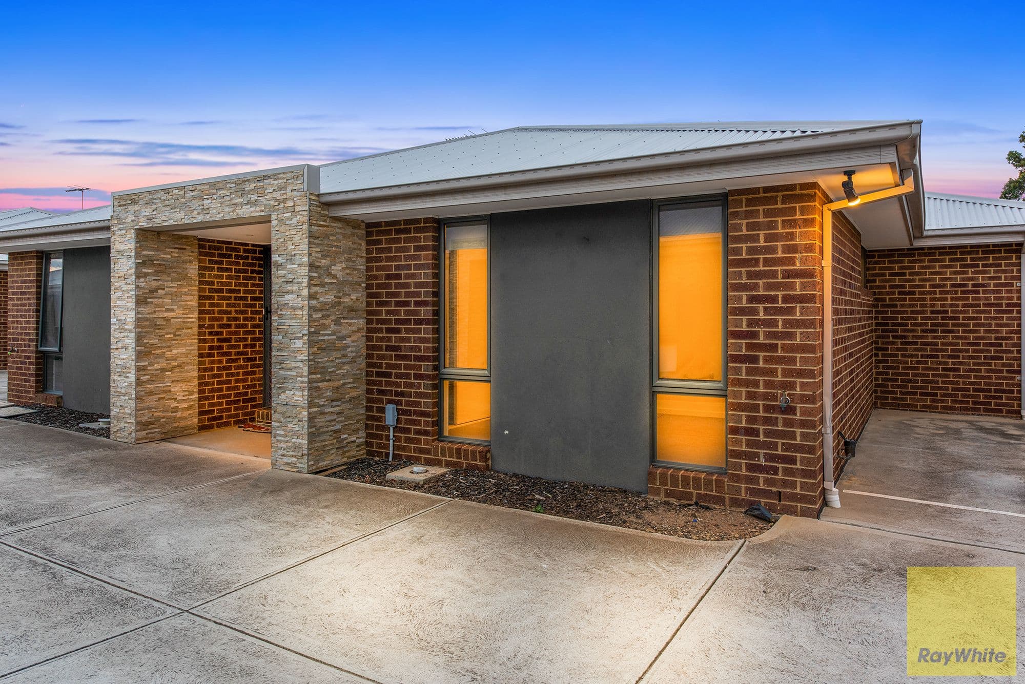 181 Riversdale Drive, Tarneit VIC 3029, Tarneit - Thumbnail 2