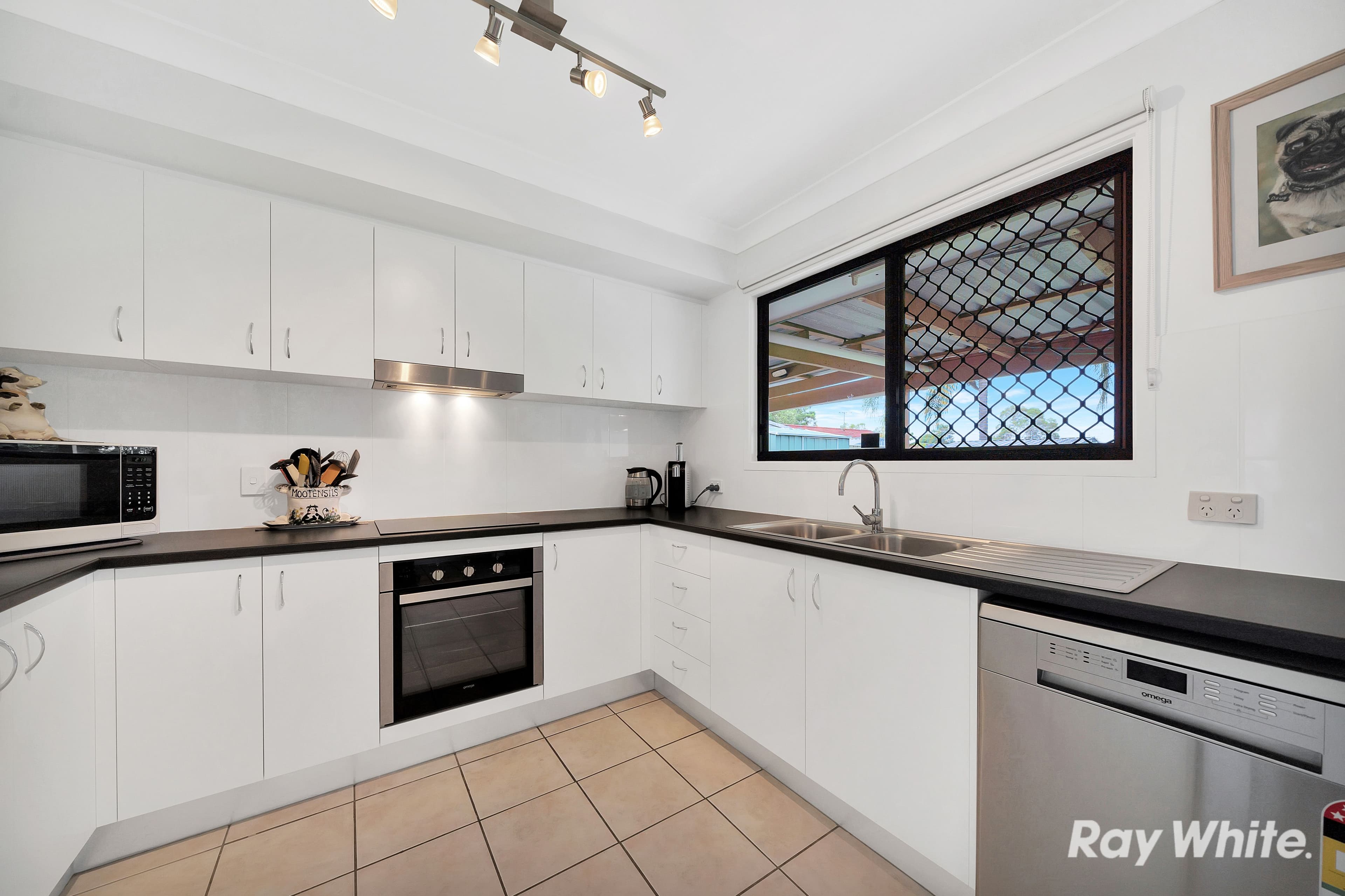 4 Huon Street, Crestmead QLD 4132, Crestmead - Thumbnail 2