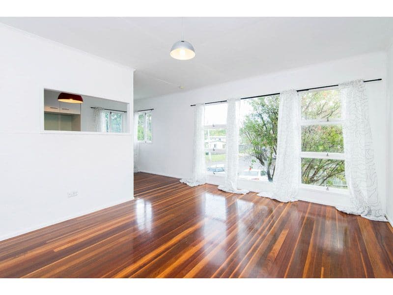 30 Belcaro Street, UPPER MOUNT GRAVATT QLD 4122, Upper Mount Gravatt - Thumbnail 2