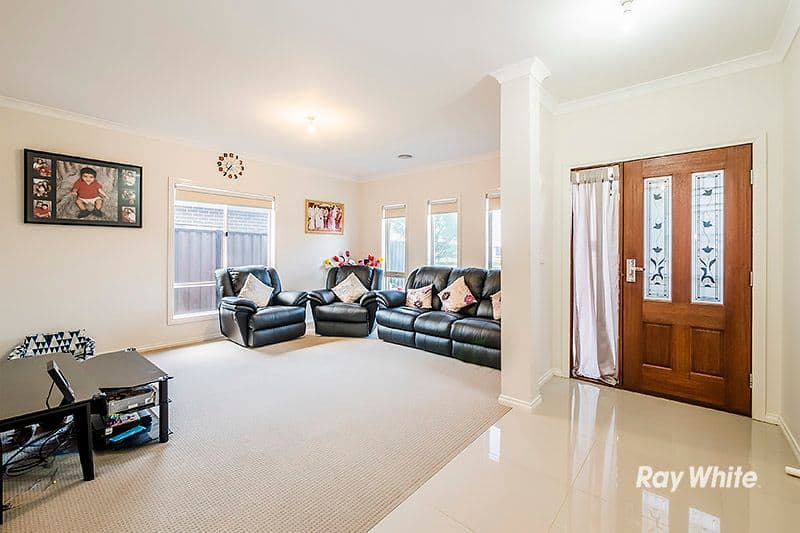 4 San Fratello Street, Clyde North VIC 3978, Clyde North - Thumbnail 2