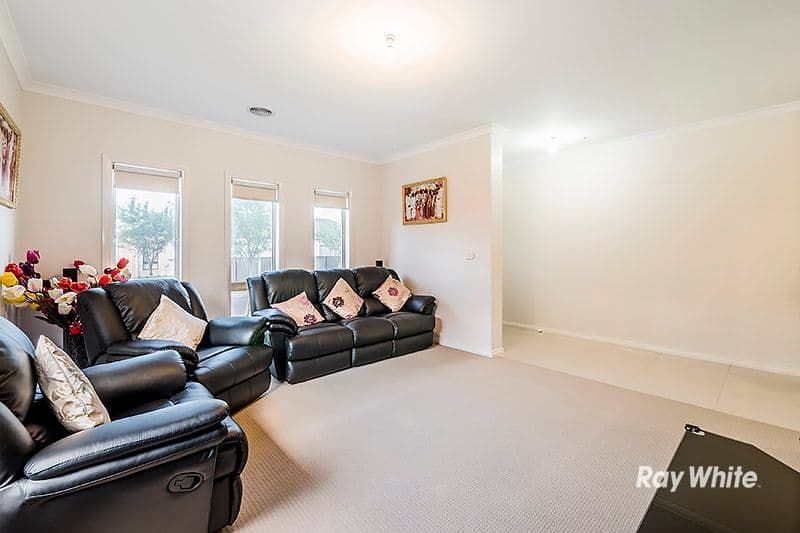 4 San Fratello Street, Clyde North VIC 3978, Clyde North - Thumbnail 4