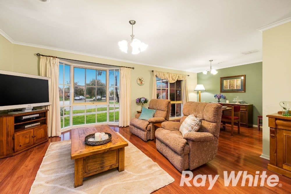 10 MacGregor Court, Rowville VIC 3178, Rowville - Thumbnail 2