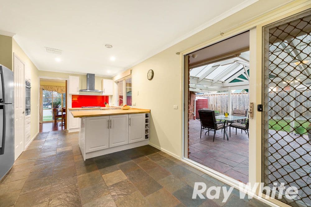 10 MacGregor Court, Rowville VIC 3178, Rowville - Thumbnail 4