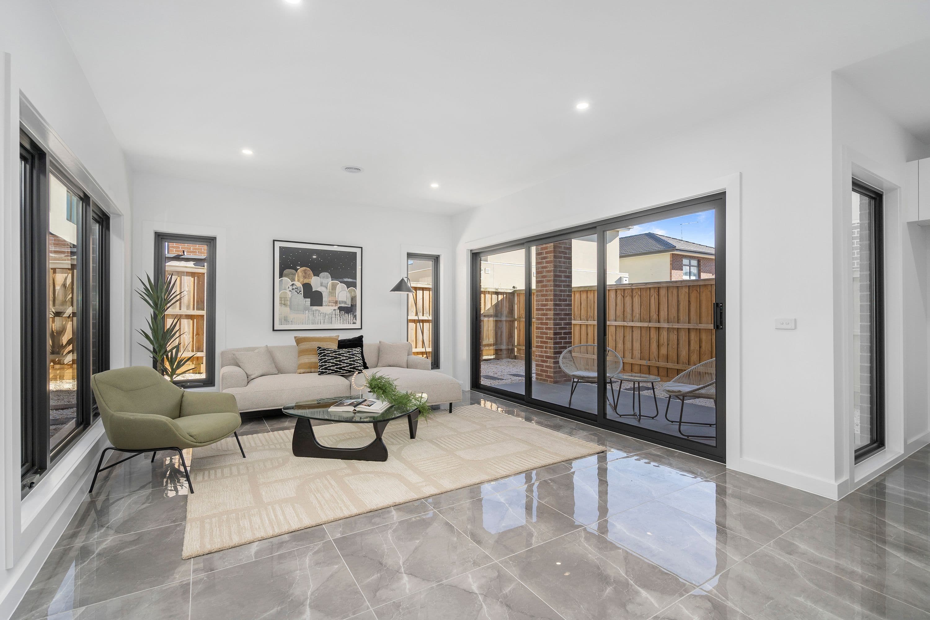 9 Elphinstone Way, Wantirna South VIC 3152, Wantirna South - Thumbnail 2