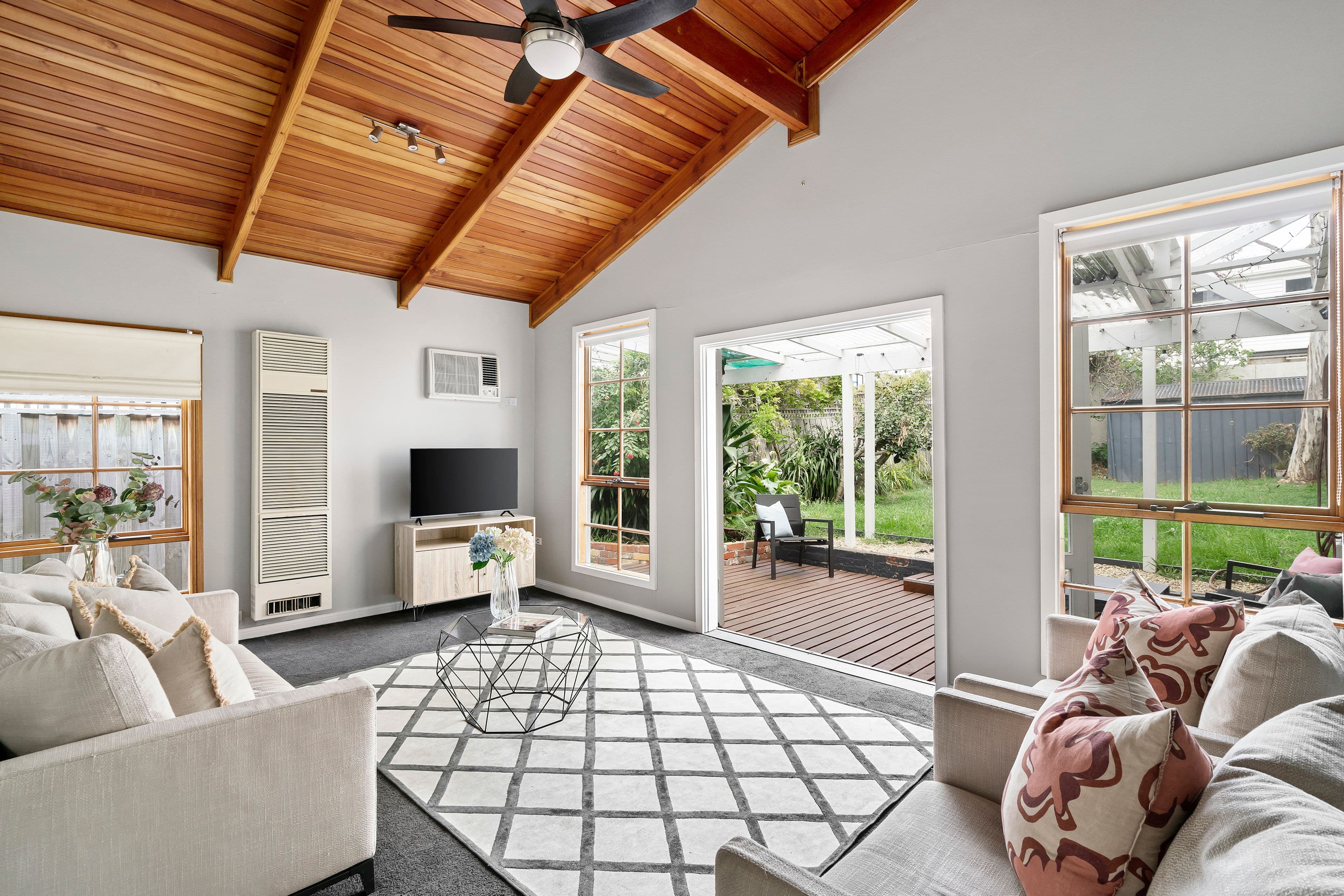 43 Oakbank Street, Newport VIC 3015, Newport - Thumbnail 2