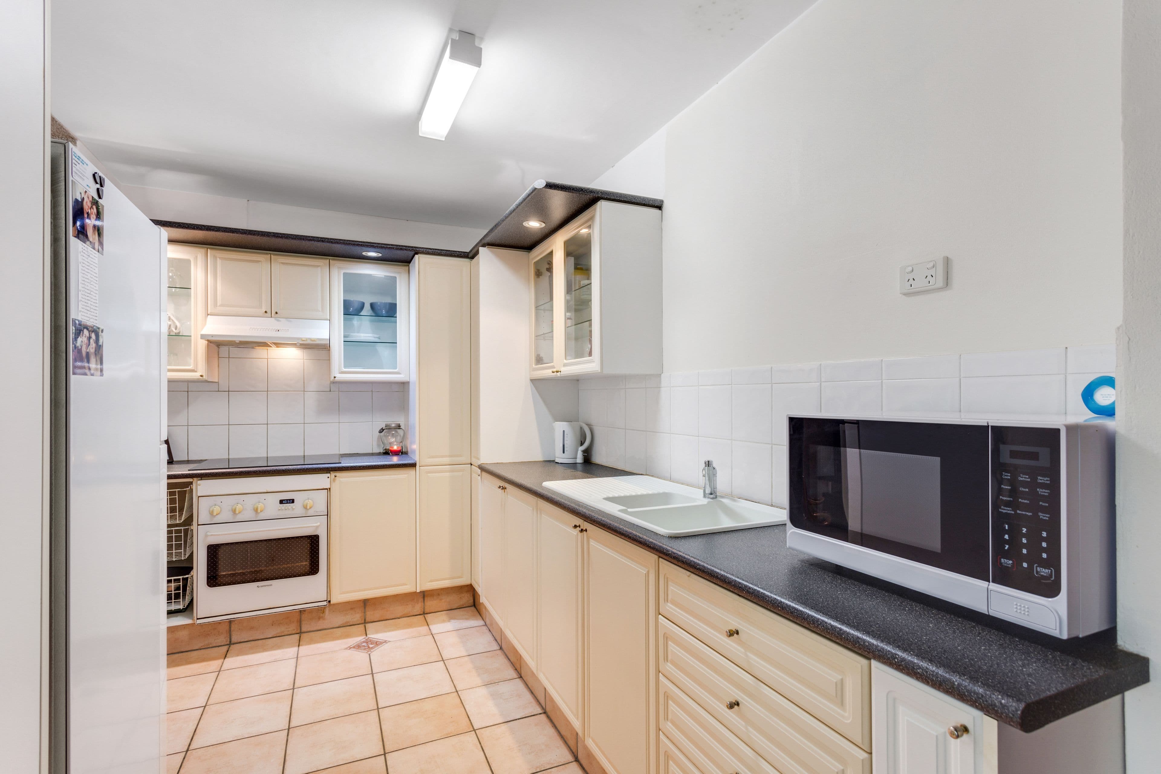64 Bauer Street, Southport QLD 4215, Southport - Thumbnail 3