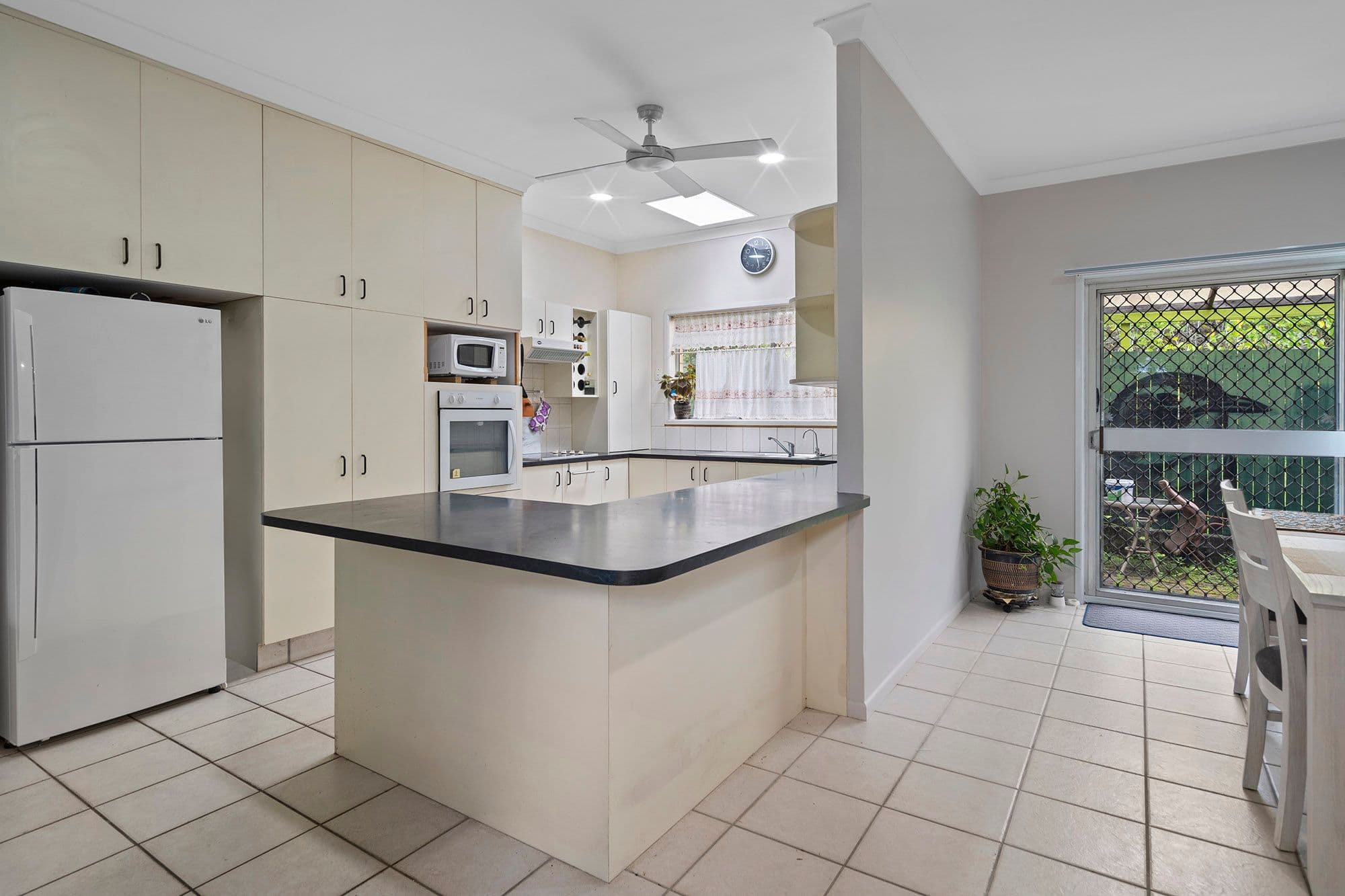42 Southgate Drive, Woodridge QLD 4114, Woodridge - Thumbnail 2