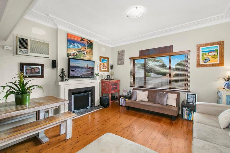 4 Delaigh Avenue, NORTH CURL CURL NSW 2099, North Curl Curl - Thumbnail 5
