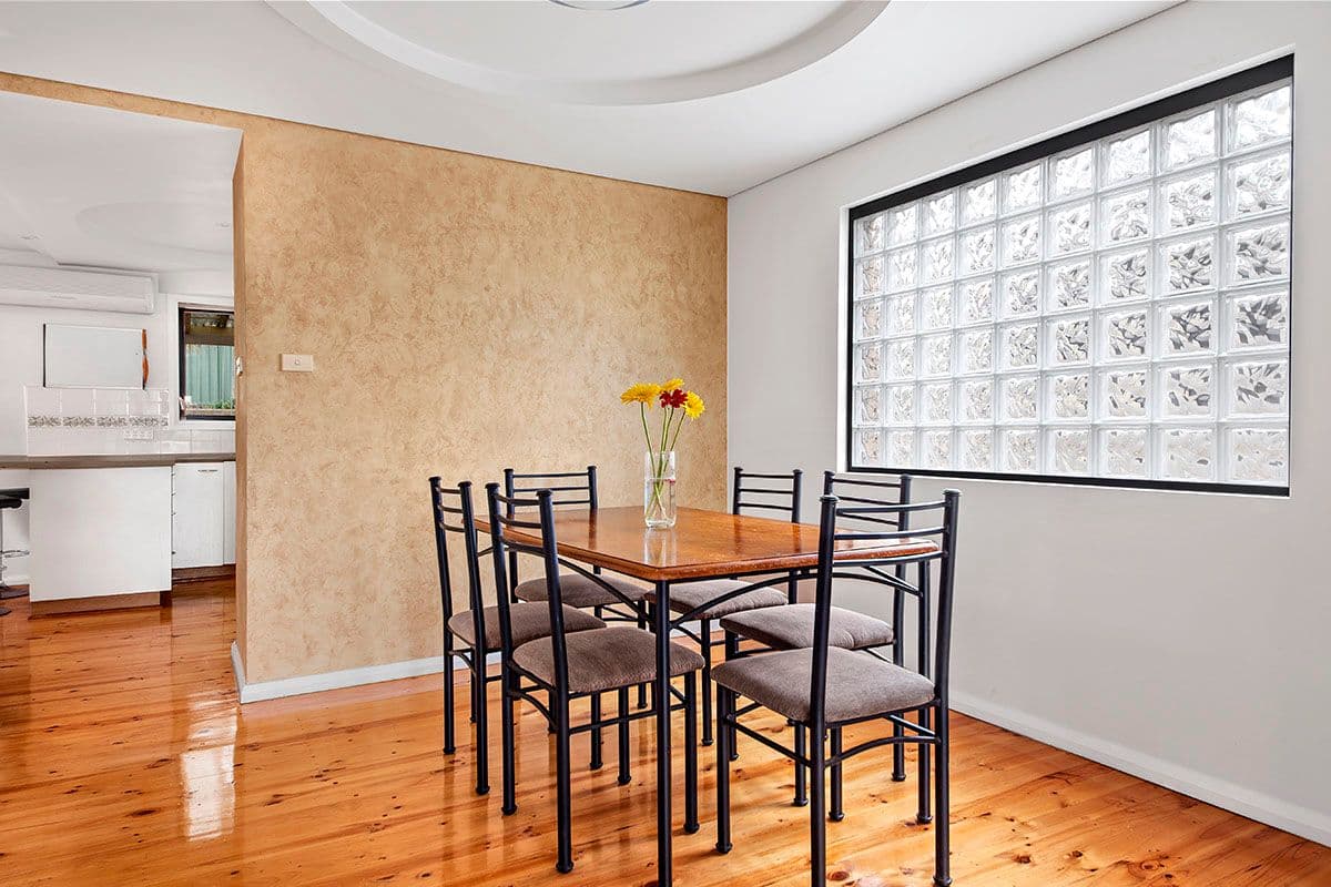 27 Moreton Road, Illawong - Thumbnail 4
