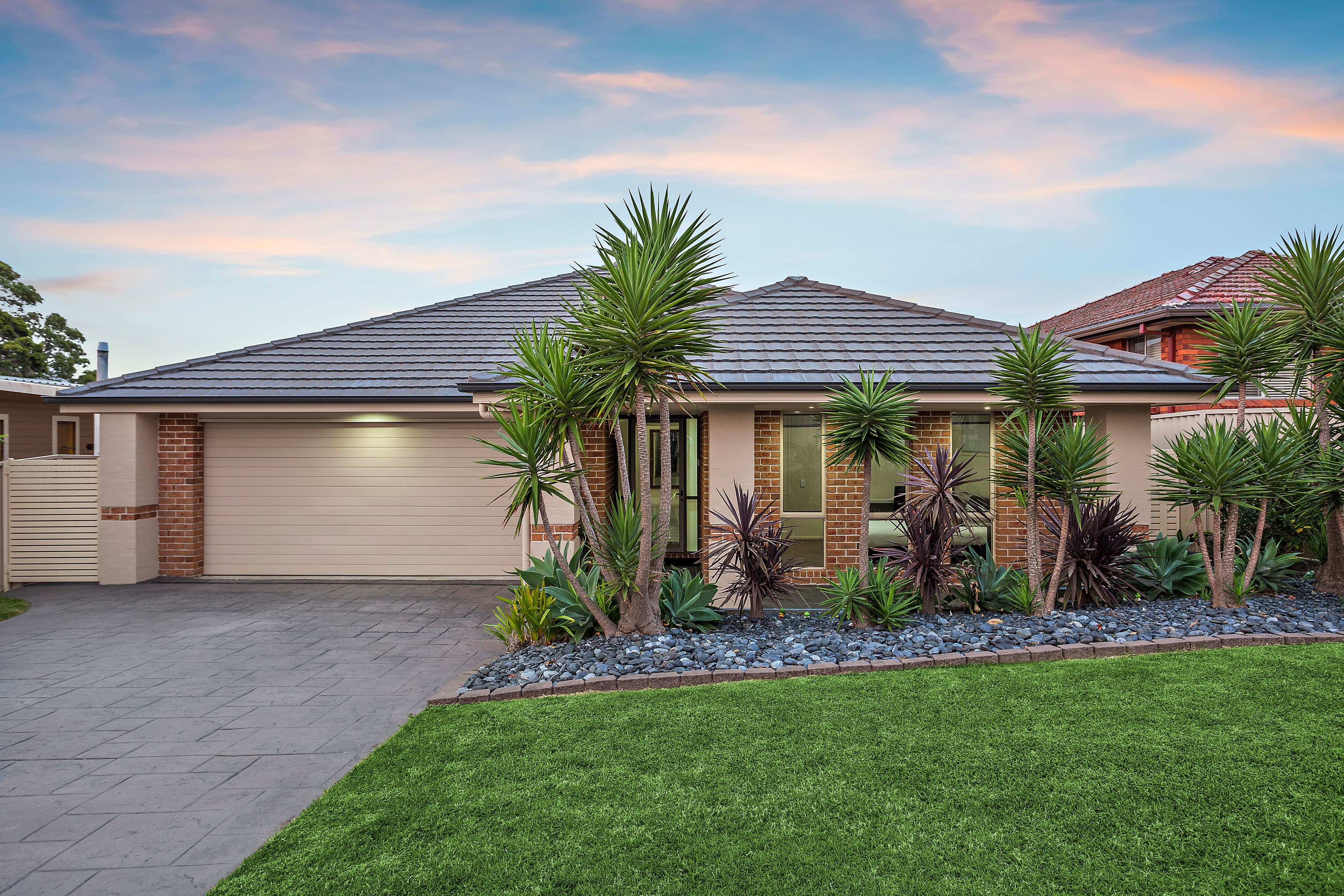 44 Wentworth Street, Oak Flats - Image 1