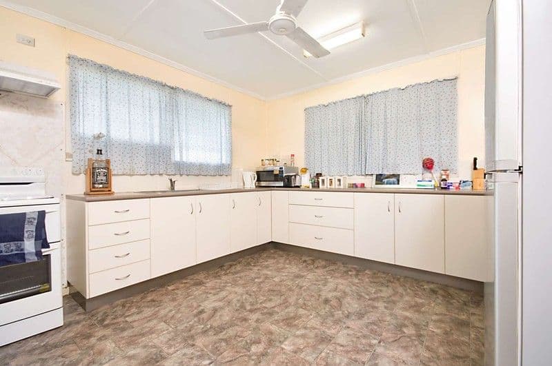 28 Nathan Street, VINCENT QLD 4814, Vincent - Thumbnail 3