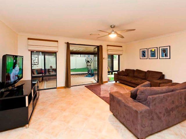2 Farnham Way, MORLEY WA 6062, Morley - Image 1