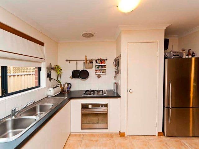 2 Farnham Way, MORLEY WA 6062, Morley - Thumbnail 3