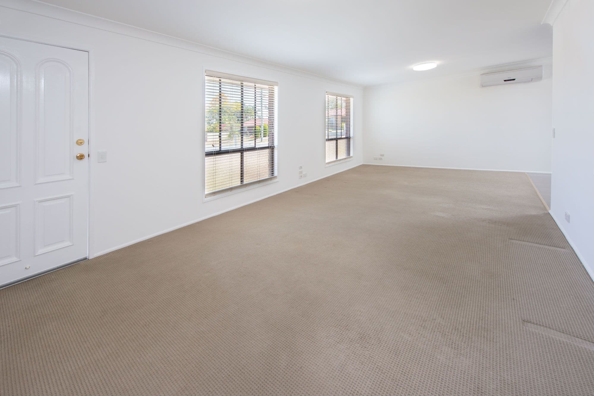 2 Royena Court, Crestmead QLD 4132, Crestmead - Thumbnail 2