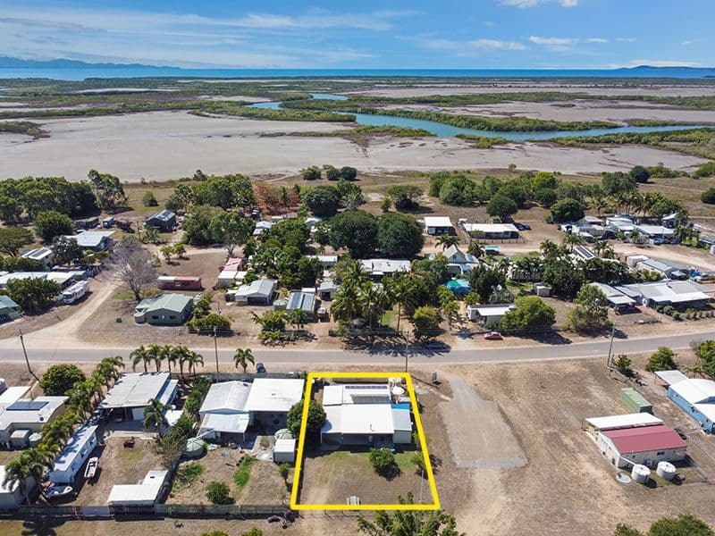 204 Pavia Drive, Nome QLD 4816, Nome - Thumbnail 2