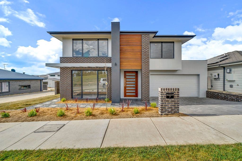7 Yoornie Way, STRATHNAIRN ACT 2615, Strathnairn - Image 1