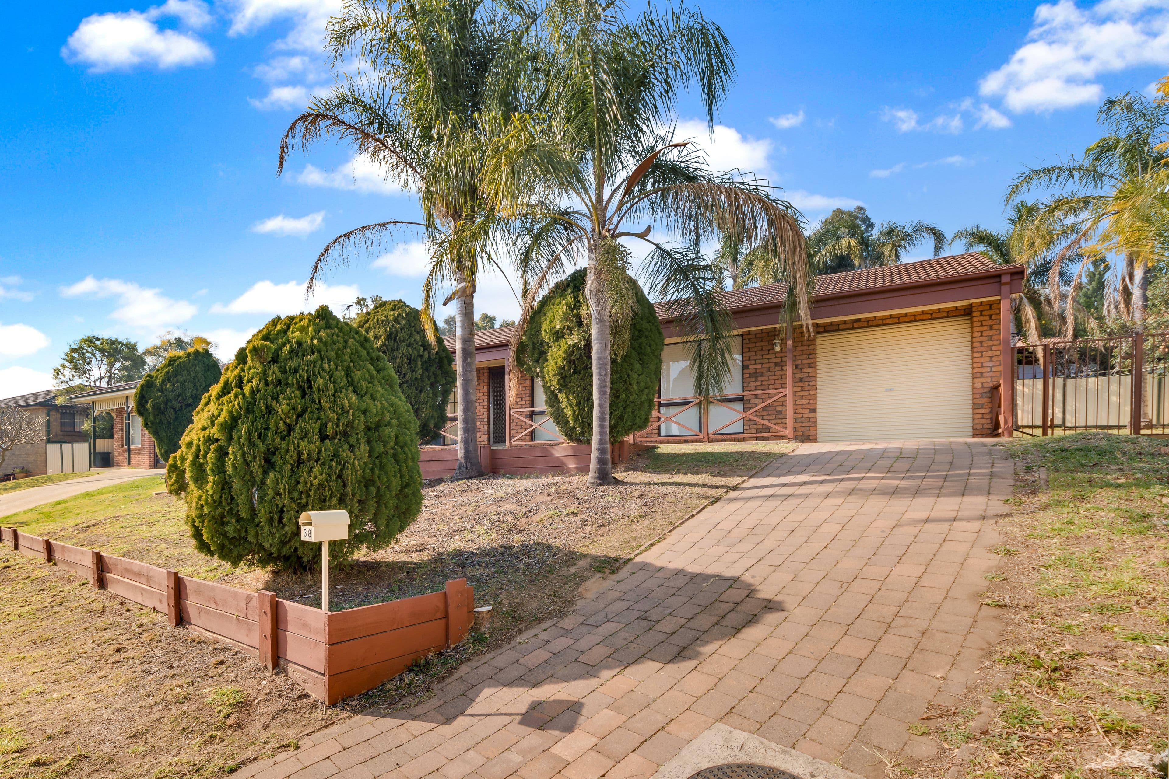 Minto NSW 2566, Minto - Image 1