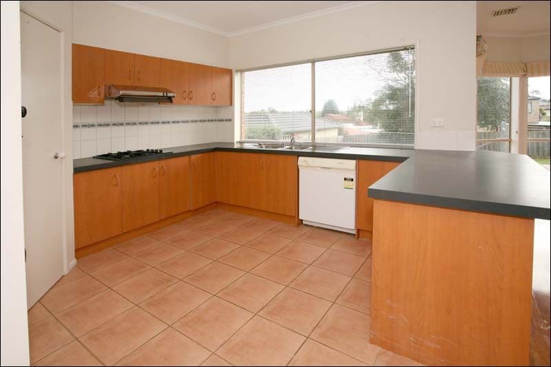 15 Woolert Street, ASHWOOD VIC 3147, Ashwood - Thumbnail 2