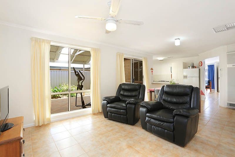 17 Chamberlain Drive, Christie Downs SA 5164, Christie Downs - Thumbnail 3