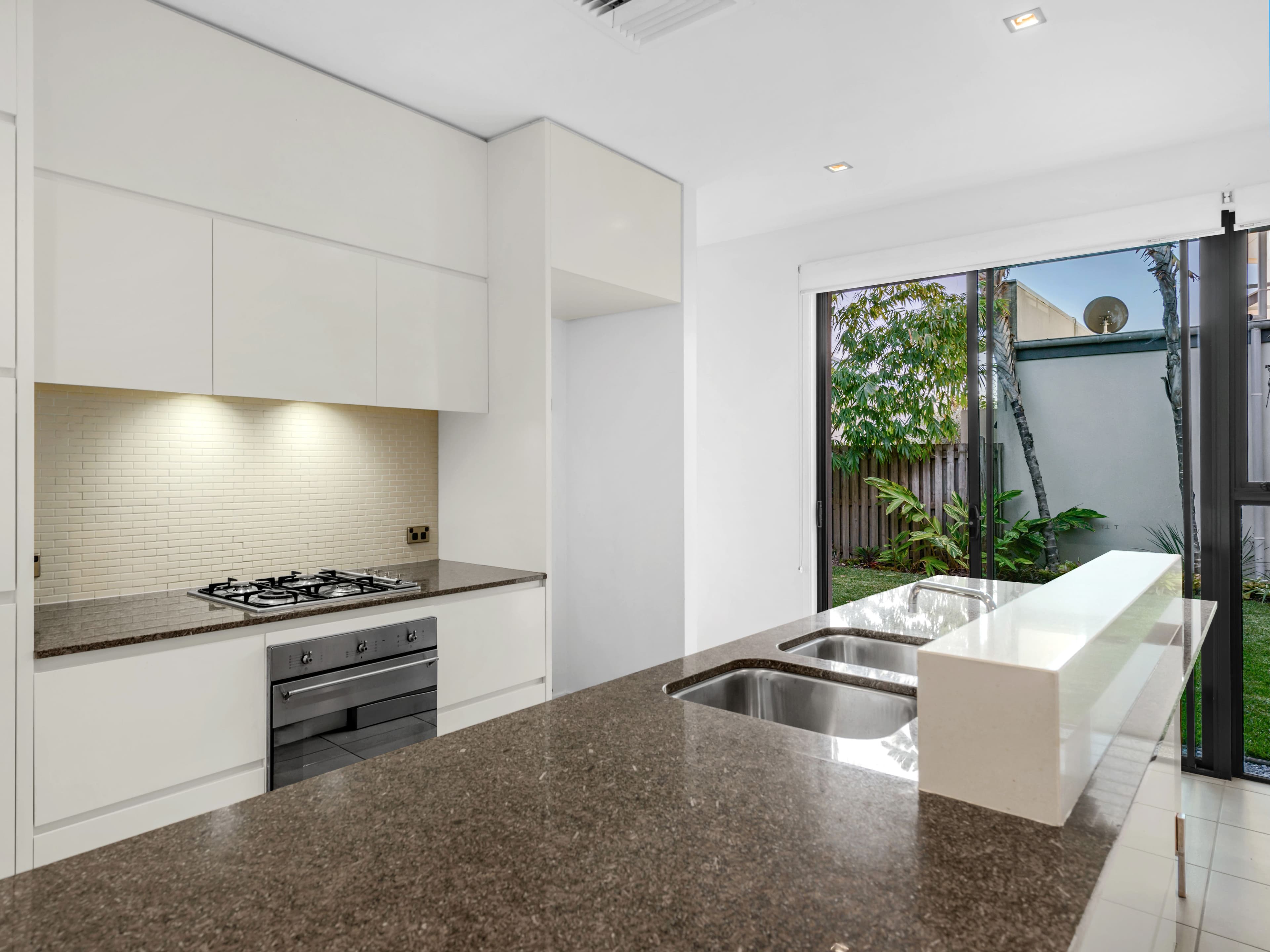 32 Shore Crescent, Bulimba QLD 4171, Bulimba - Thumbnail 6
