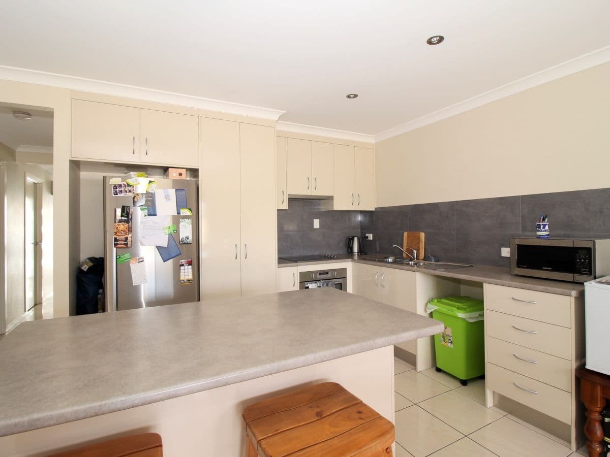 11 Lakeside Drive, Emerald QLD 4720, Emerald - Thumbnail 5