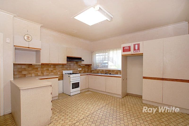 7 Stella Avenue, NOBLE PARK VIC 3174, Noble Park - Thumbnail 2
