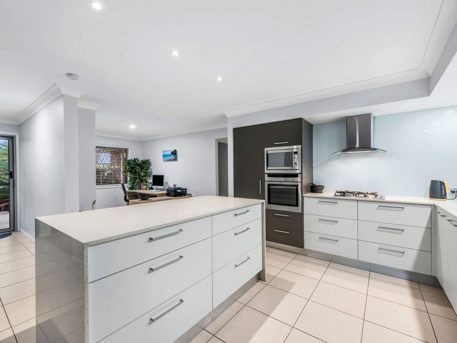 4 Fiesta Court, Everton Hills QLD 4053, Everton Hills - Thumbnail 4