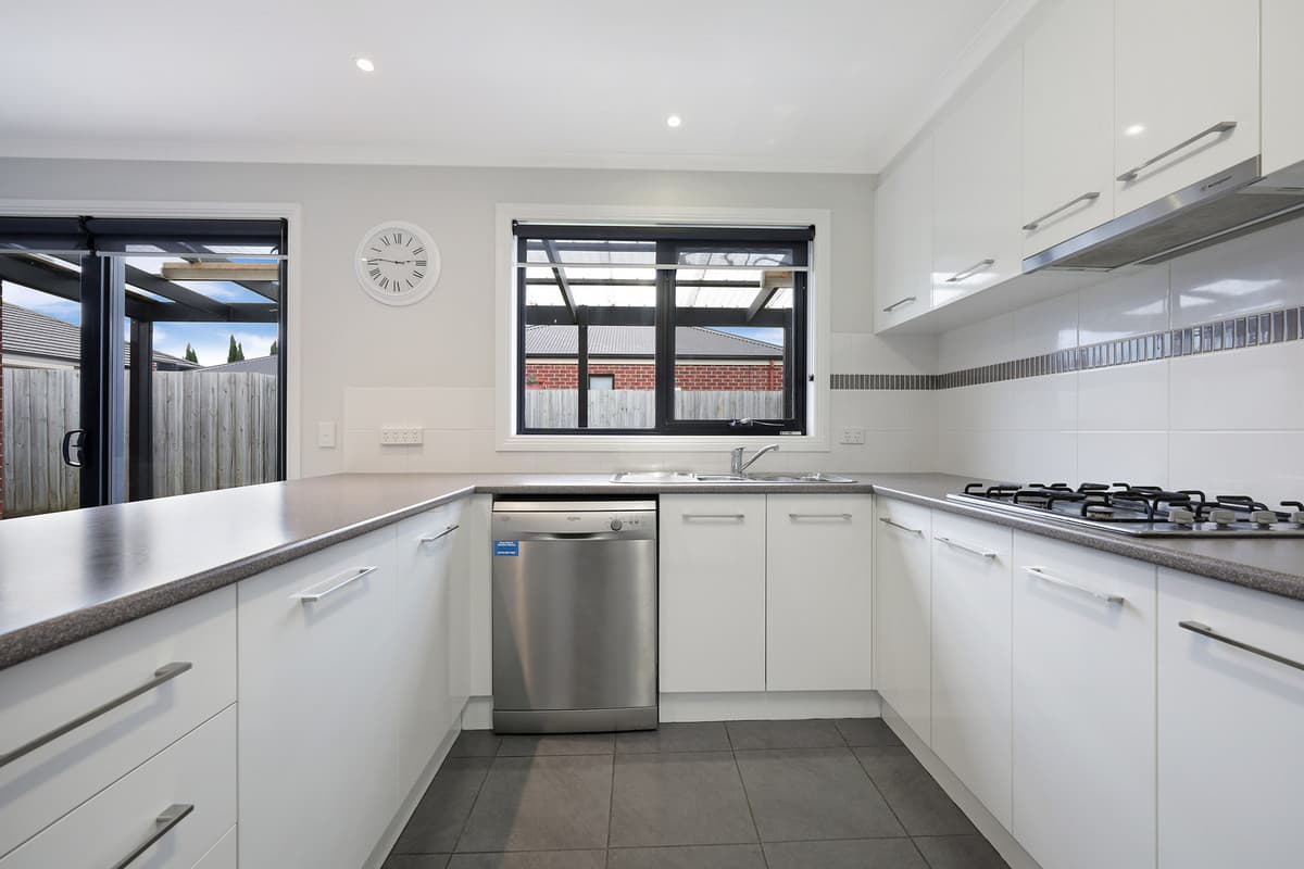 1 / 11 Martin Place, Warrnambool VIC 3280, Warrnambool - Thumbnail 2