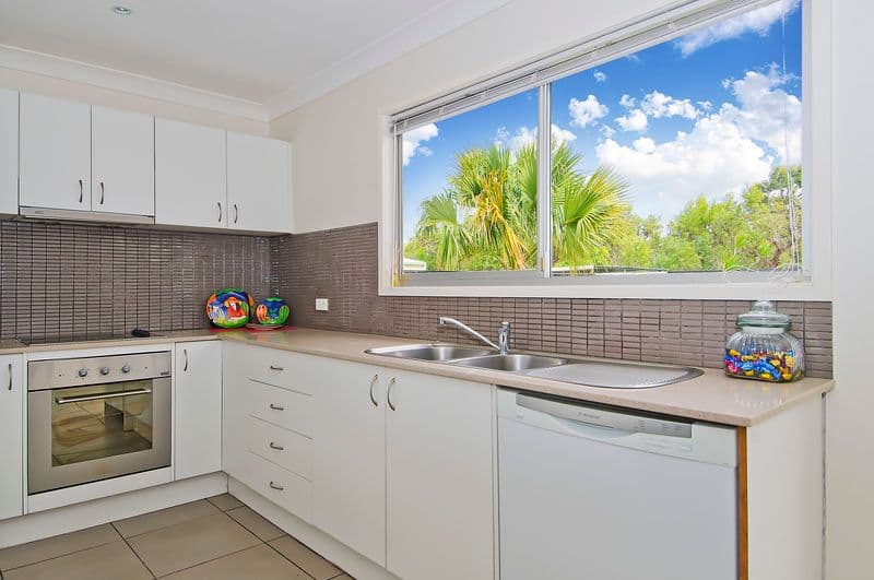 52 Jacaranda Avenue, HOLLYWELL QLD 4216, Hollywell - Thumbnail 3