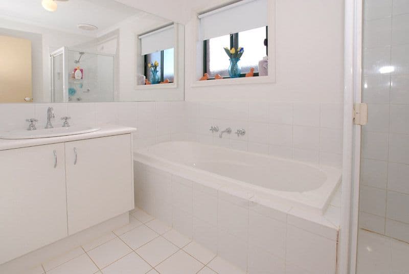 22 Ventosa Way, WERRIBEE VIC 3030, Werribee - Thumbnail 4