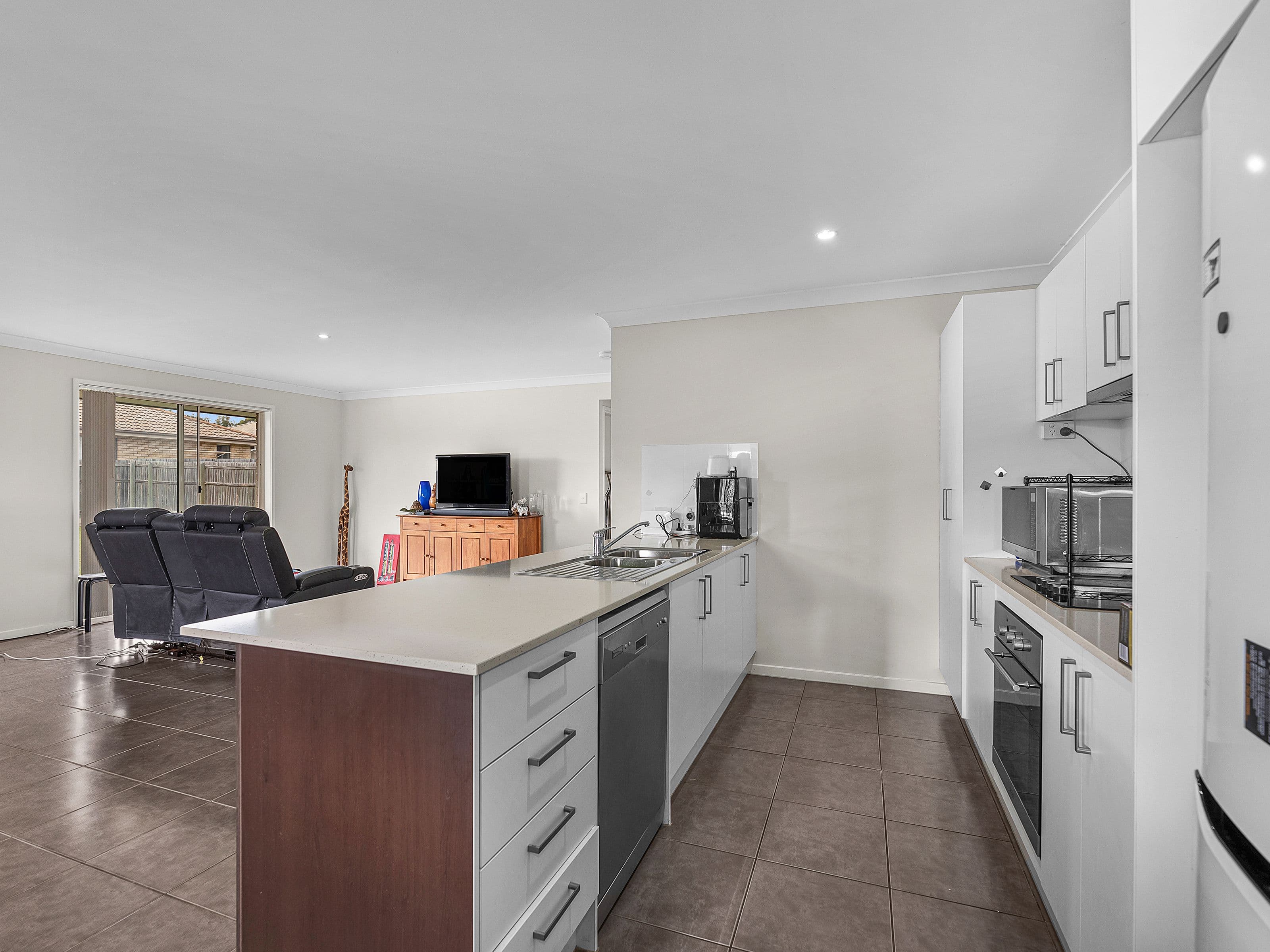 30 Walnut Crescent, Lowood QLD 4311, Lowood - Thumbnail 3