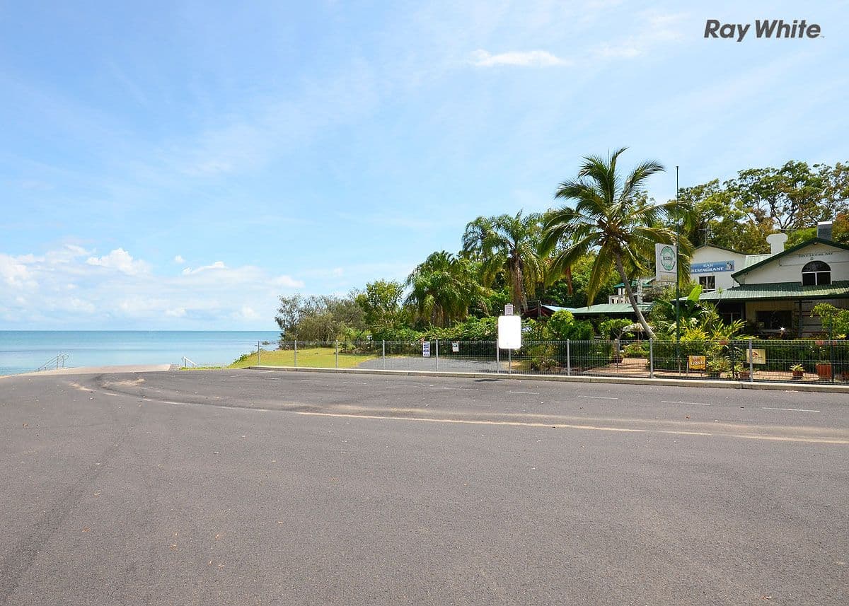 77 Spence Street, POINT VERNON QLD 4655, Point Vernon - Thumbnail 3