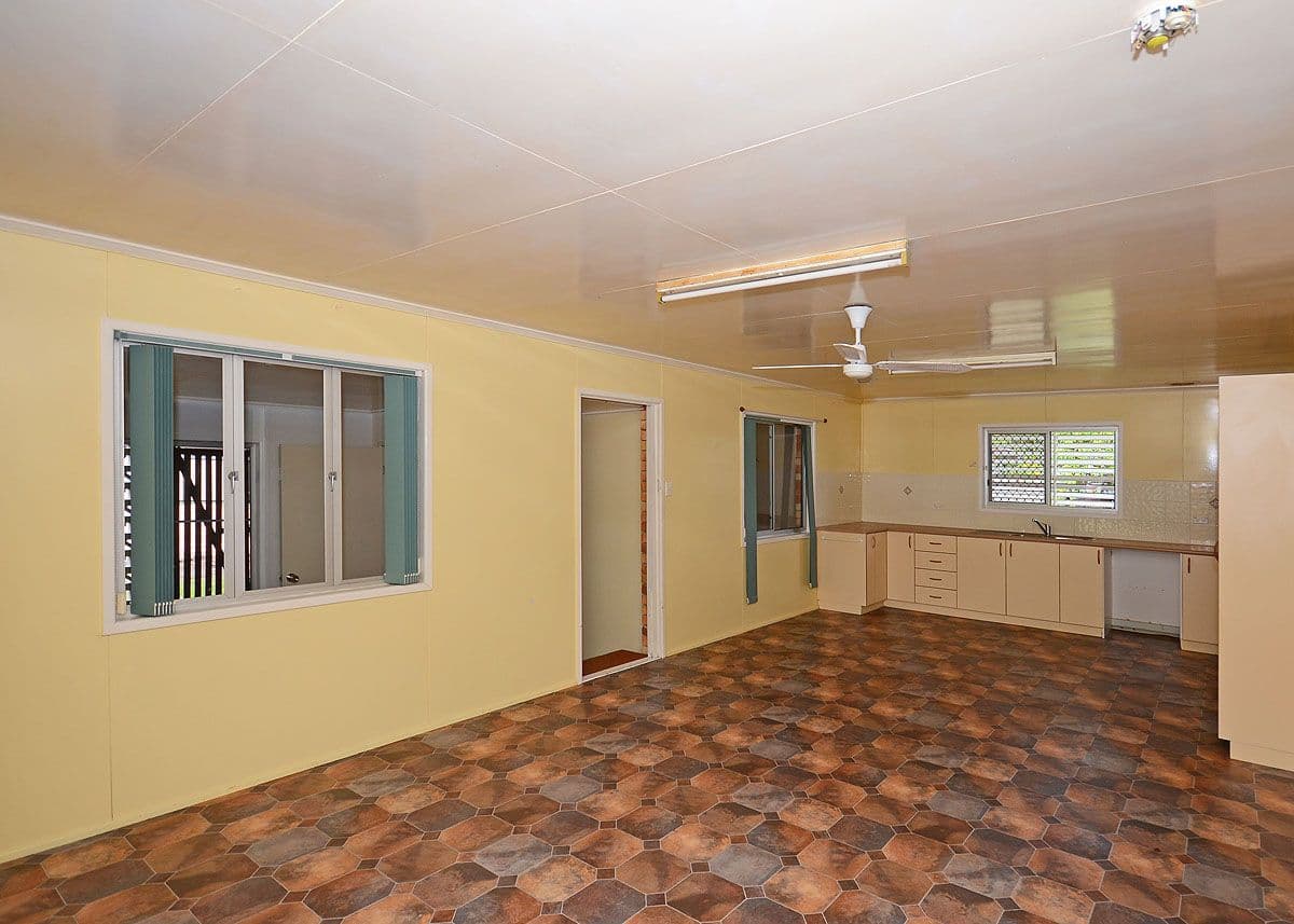 77 Spence Street, POINT VERNON QLD 4655, Point Vernon - Thumbnail 6