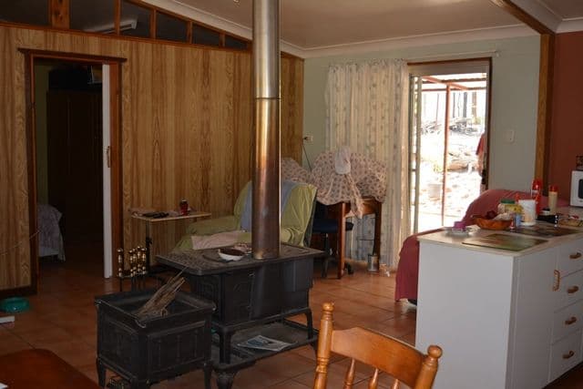 16 Rosewood Drive, Sapphire QLD 4702, Sapphire Central - Thumbnail 5
