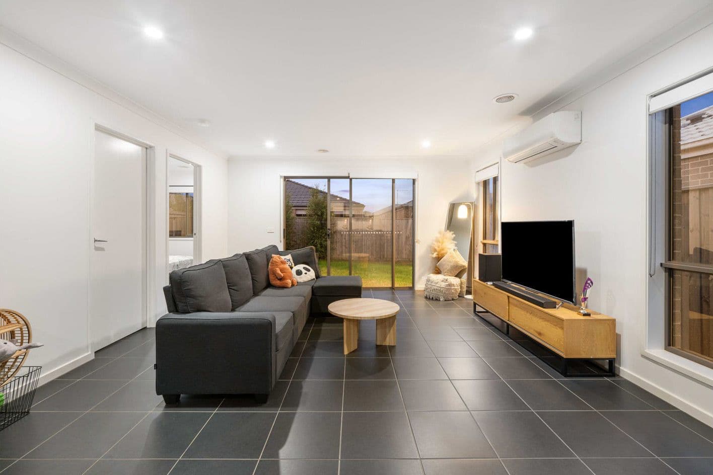 72 Alfred Road, Werribee VIC 3030, Werribee - Thumbnail 4