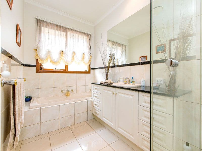 14 Aisha Crescent, DINGLEY VILLAGE VIC 3172, Dingley Village - Thumbnail 5
