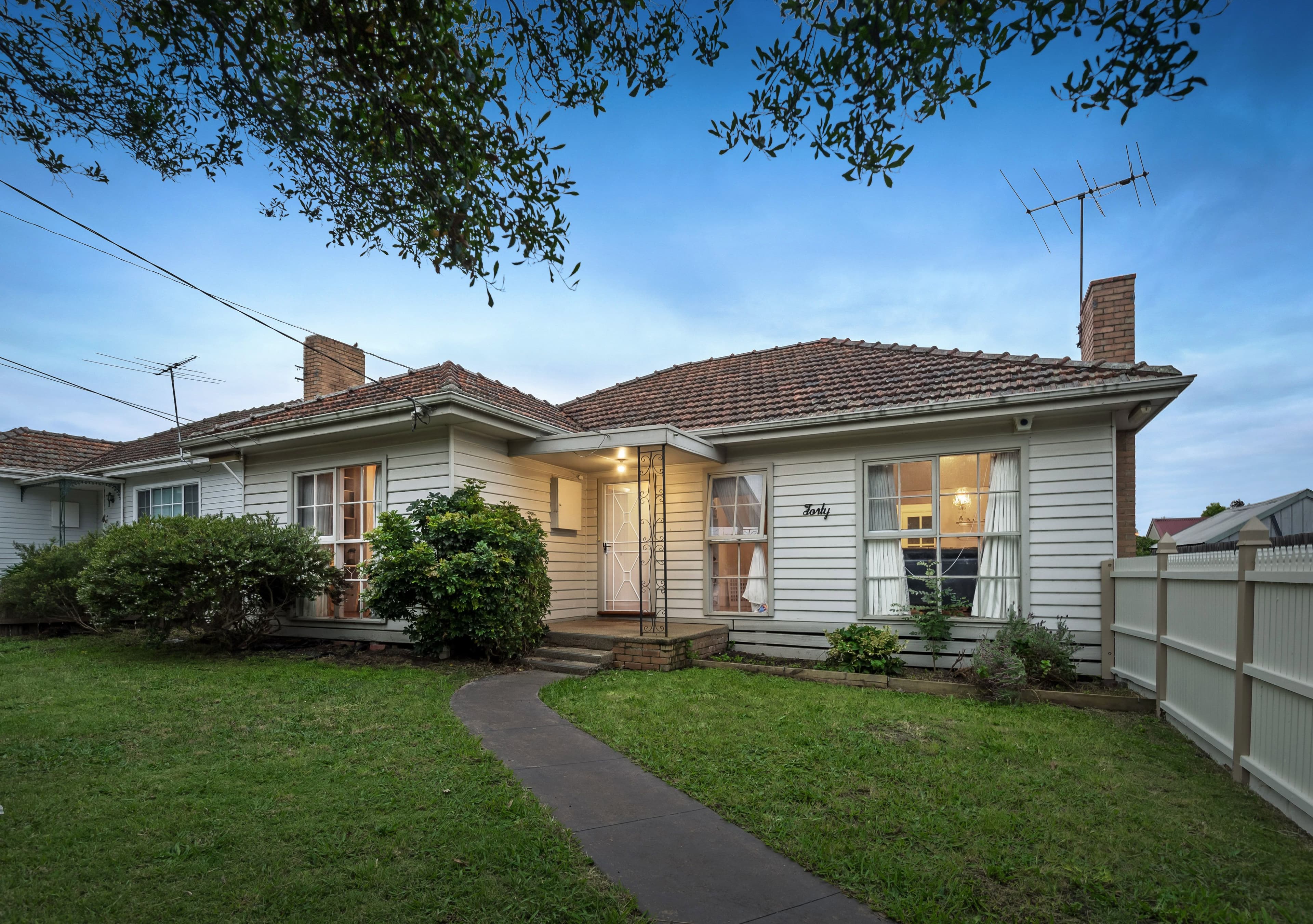 40 McMahon Road, Reservoir VIC 3073, Reservoir - Thumbnail 2