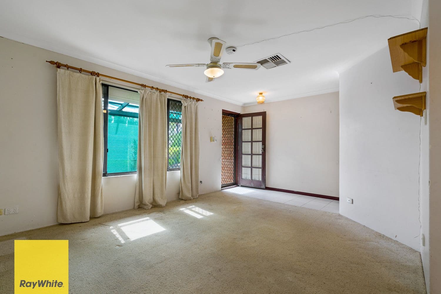 10 Desault Cove, Ballajura WA 6066, Ballajura - Thumbnail 2