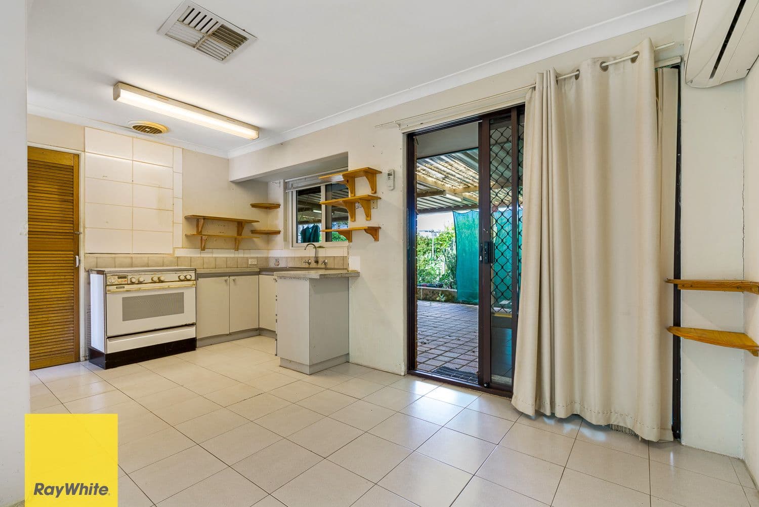 10 Desault Cove, Ballajura WA 6066, Ballajura - Thumbnail 4