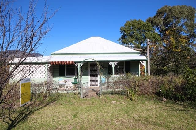 215 Mayne Street, MURRURUNDI NSW 2338, Murrurundi - Image 1