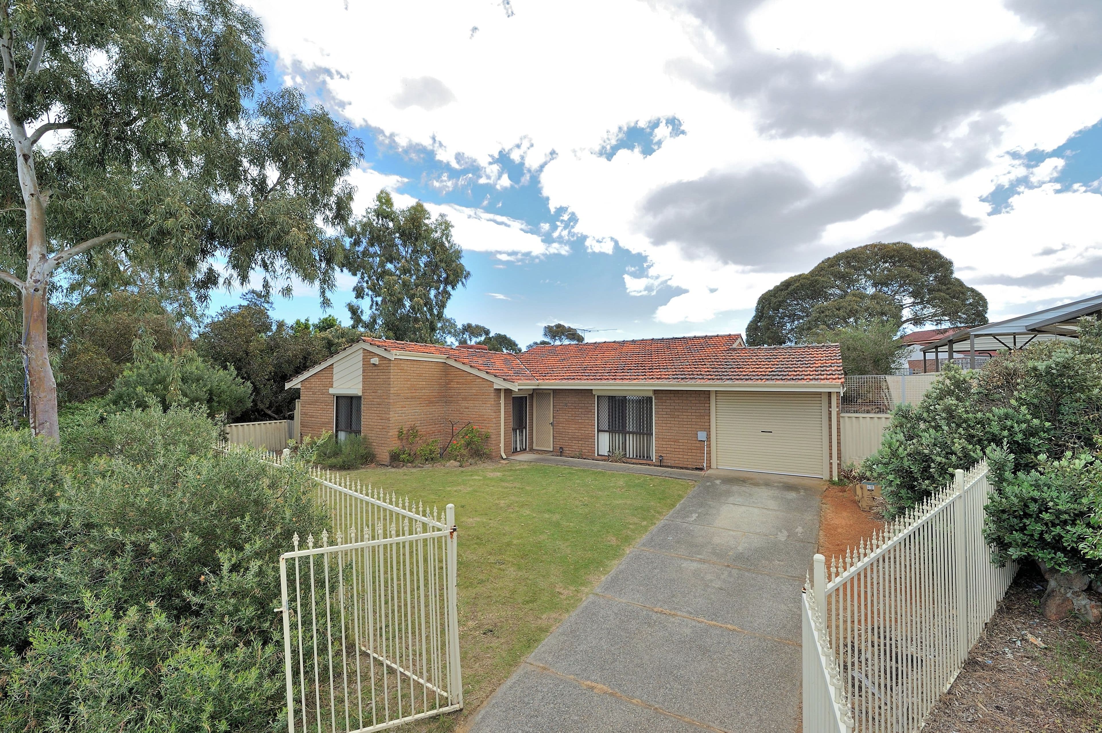 17 Saddlehill Ramble, Ballajura WA 6066, Ballajura - Thumbnail 2