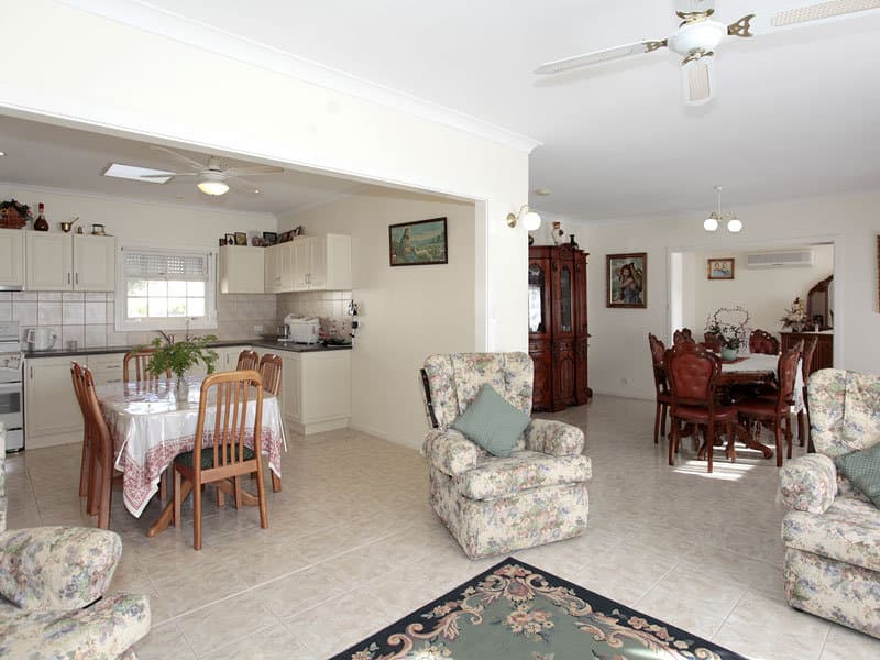 38 Calum Grove, Seacombe Heights - Thumbnail 2
