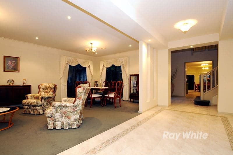 9 Riverpark Drive, WANTIRNA SOUTH VIC 3152, Wantirna South - Thumbnail 5