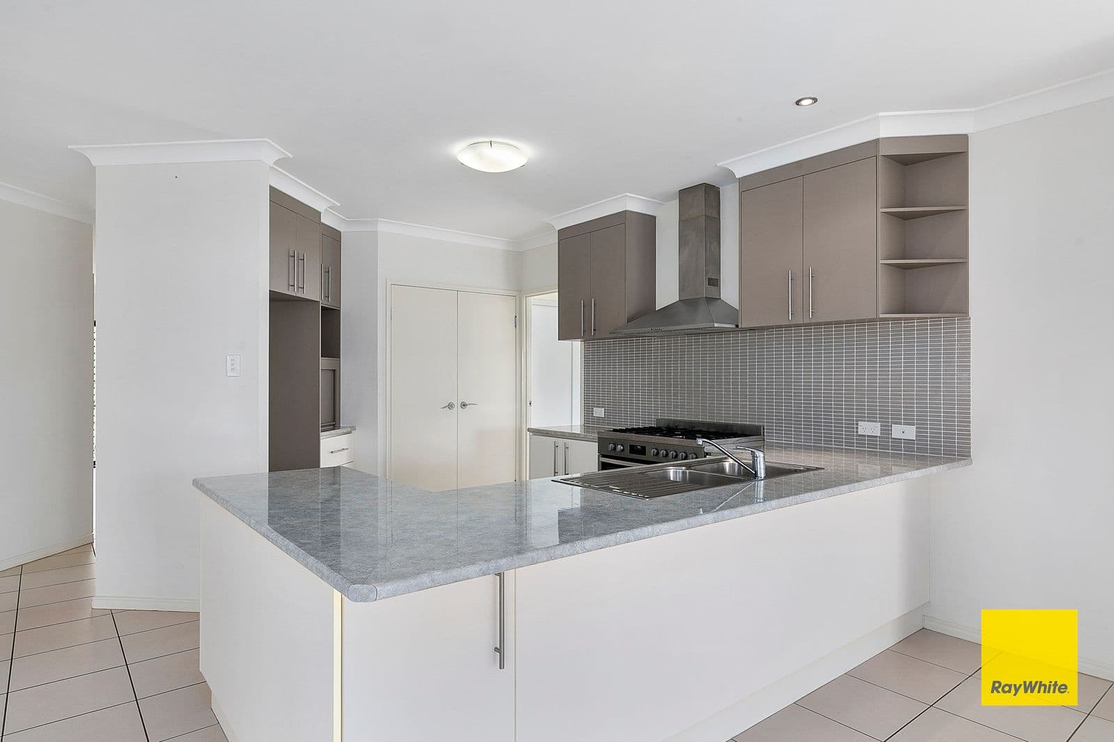 24 Parklane Road, Victoria Point QLD 4165, Victoria Point - Thumbnail 3