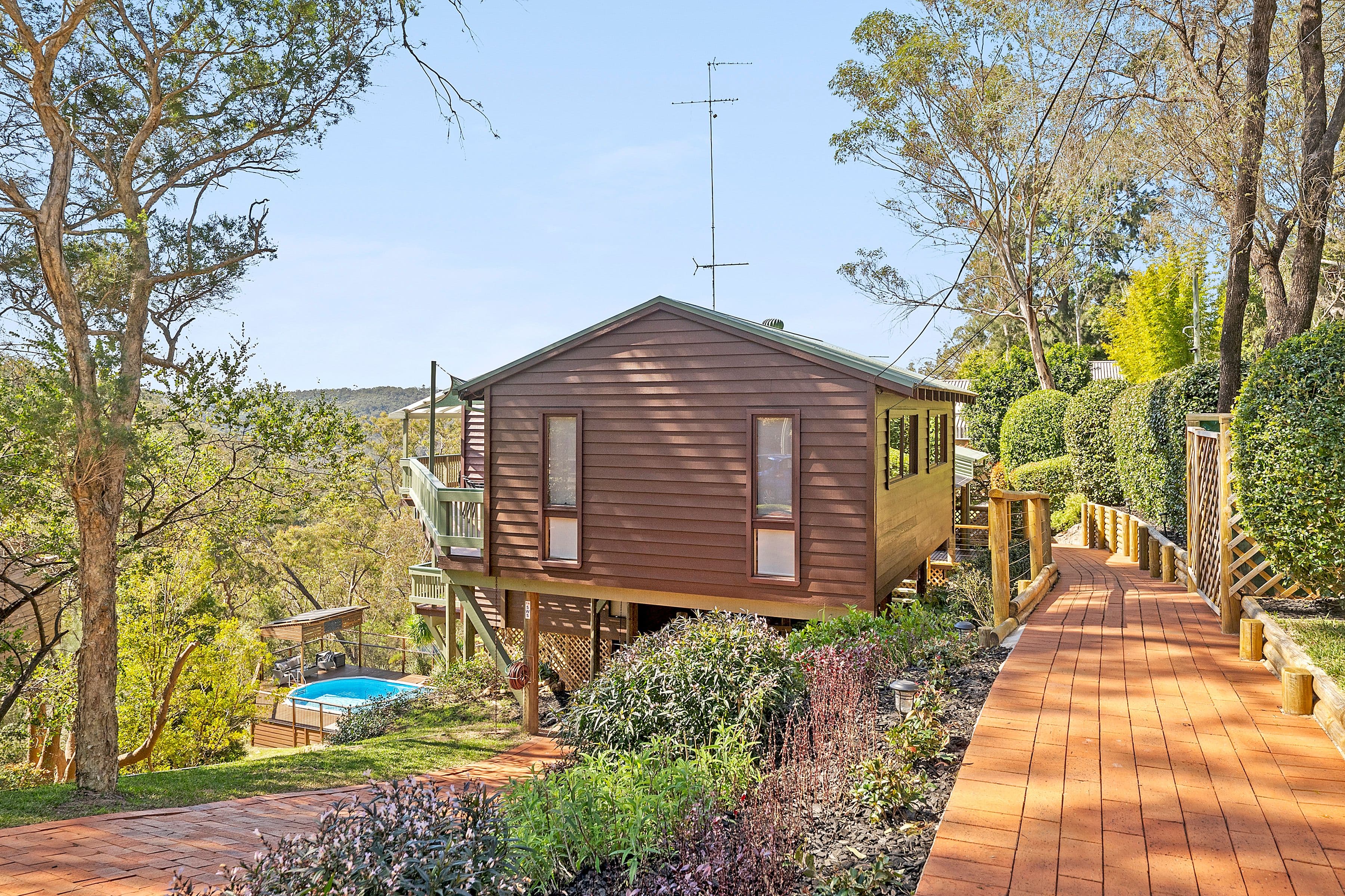 6 Amy Place, Hornsby Heights NSW 2077, Hornsby Heights - Thumbnail 2