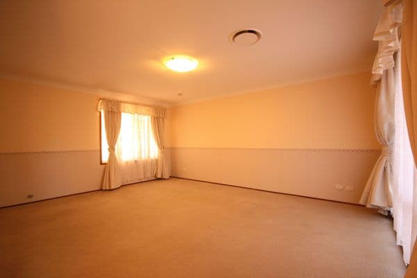 10 Balthasar Close, ROSEMEADOW NSW 2560, Rosemeadow - Thumbnail 2