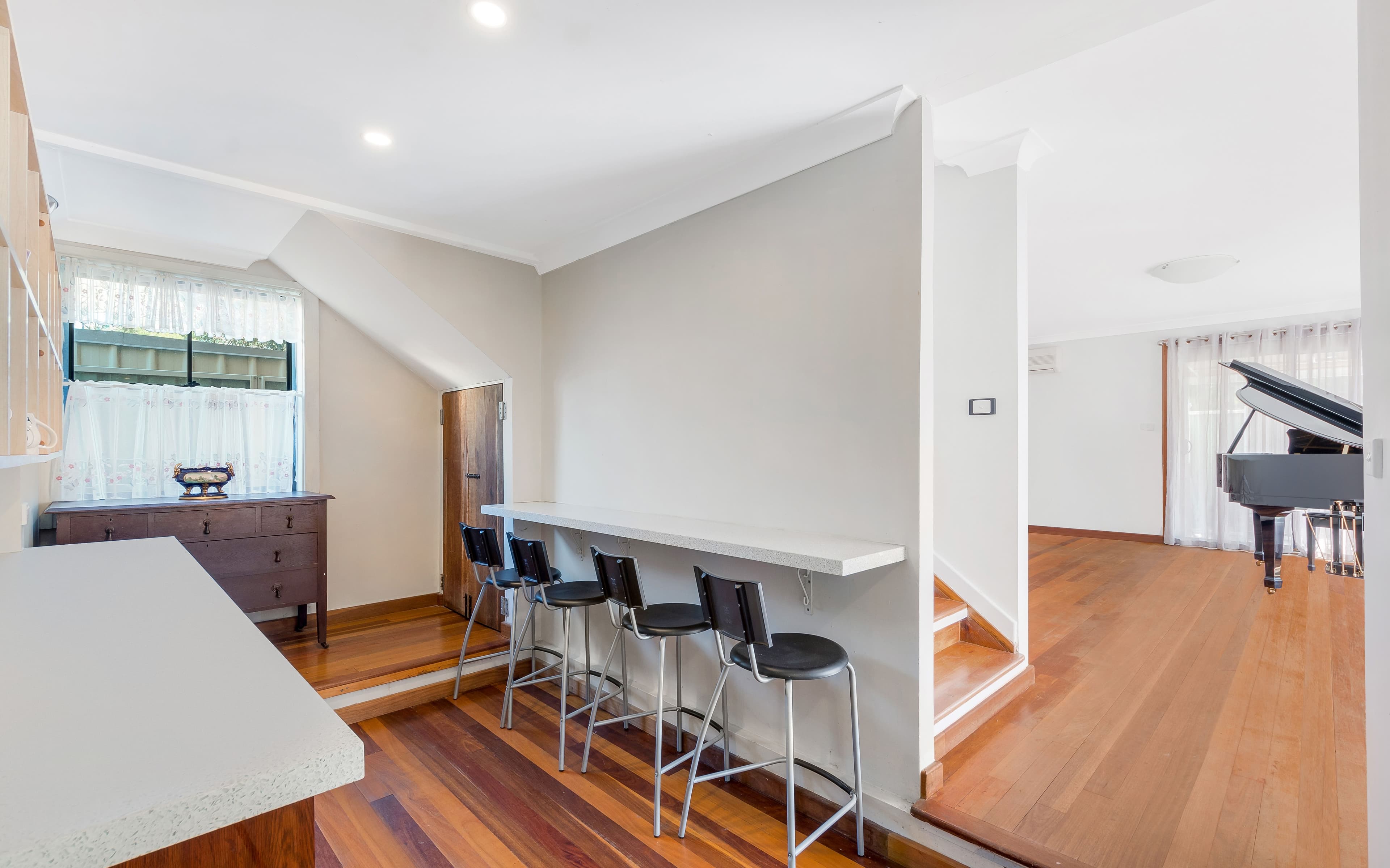 2 Clarendon Court, Seabrook - Thumbnail 5