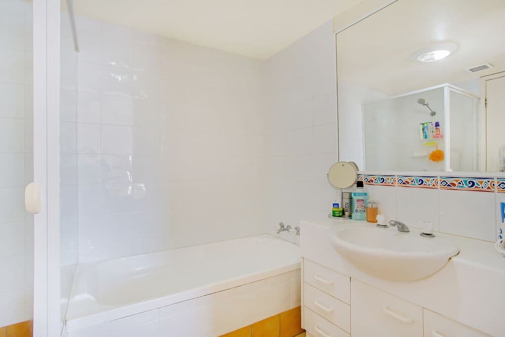 5 Mountain view Avenue, Miami QLD 4220, Miami - Thumbnail 5