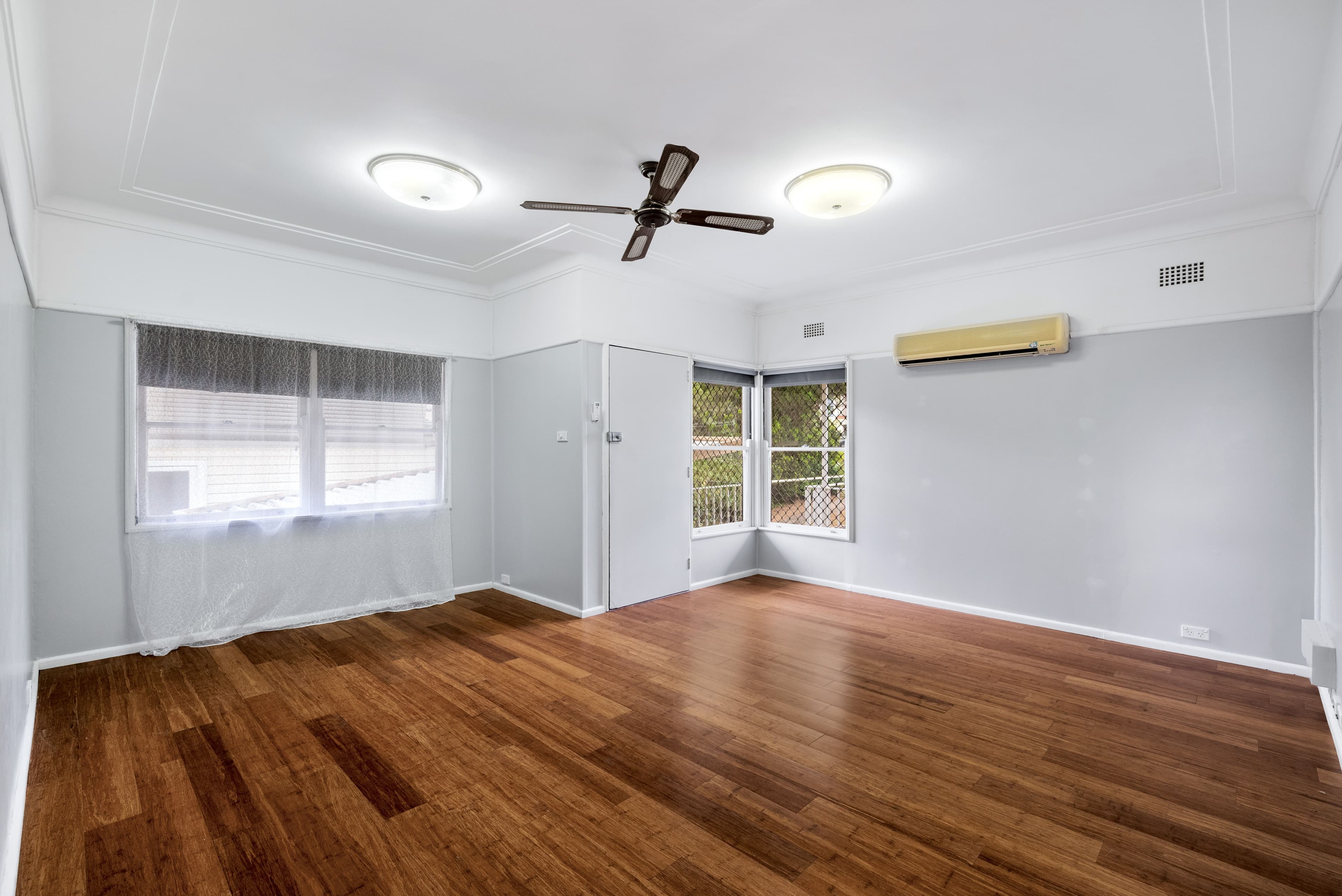 27 Colonial Street, Campbelltown NSW 2560, Campbelltown - Thumbnail 2